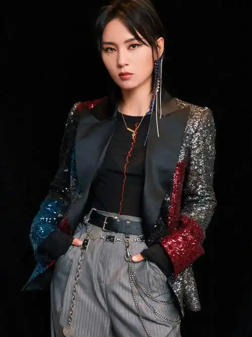 周笔畅:音乐才华与商业价值的完美结合 周笔畅,这位1985年出生于湖南