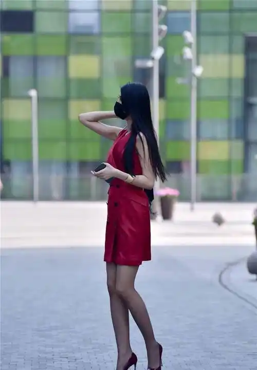 12cm黑色尖头细跟鞋,配灰色袜子,1.8米身高快两米_美女_款式_高跟鞋