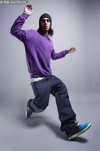 街舞动作男孩图片