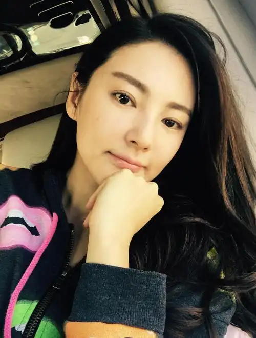 性感女神张雨绮的近距离自拍照好美