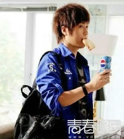 阿信恋情曝光与女助理同居两年 女助理资料私照首次曝光太丑遭吐槽