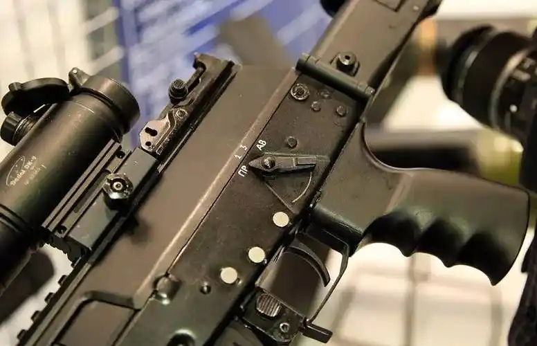 世界名枪赏析第八十五期ak12突击步枪