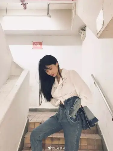 刘梦依抖音110万粉丝微博粉丝11万的她自称我不是网红