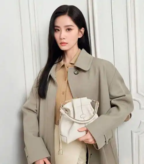 刘诗诗优雅娴熟的秋季时尚,尽显都市少女的可爱风_形象_造型_女孩