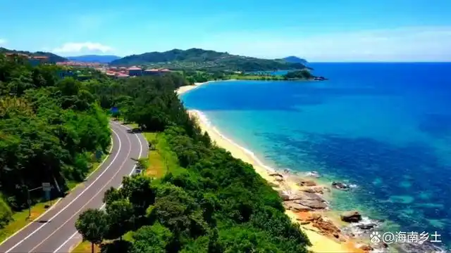 吹着海风读书,品着咖啡观潮,我的国庆在海南最美的海滩