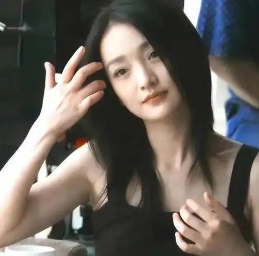 镜头前貌美如花真人却无美感这8位上镜脸的女星反差好大