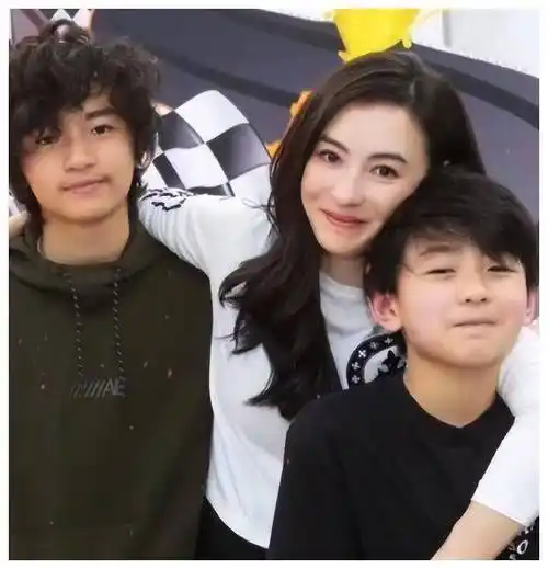 张柏芝四胎传言成真?孕照曝光!网友质疑真假valid._生活_生育_挑战