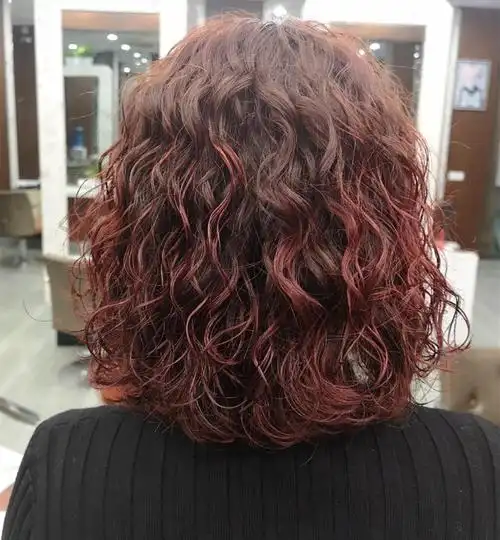 时髦洋气又显发量,好打理又显年轻|发型|波纹|时髦_新浪新闻