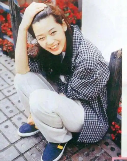 李英爱年轻的照片大全(李英爱年轻时最漂亮图片)(4)