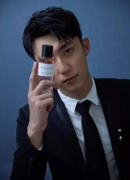 dior迪奥香氛世家大使黄景瑜