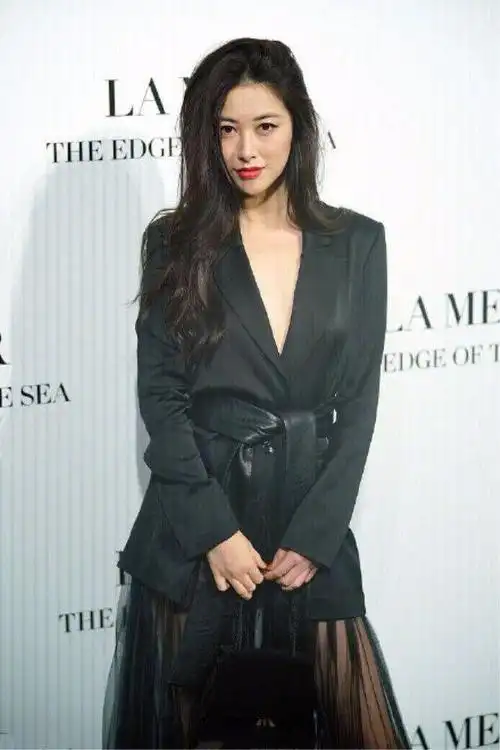 朱珠,出生于浙江丽水,是中国内地女演员,模特.