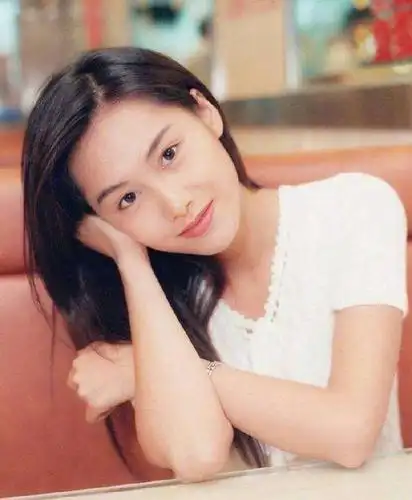 90年代港风妆发服装搭配,现在看也不过时啊