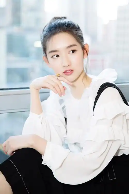 小编整理了北京舞蹈学院校花王玉雯的资料,看看是你的菜吗?