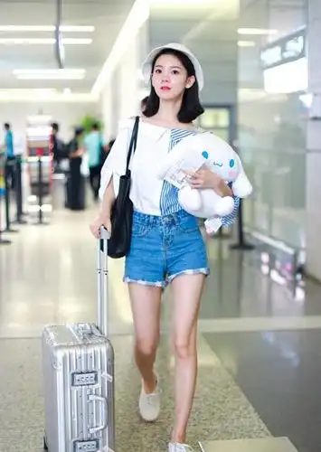 陈瑶到底有多瘦?这么窄的短裤也穿得下,网友:96斤我信了