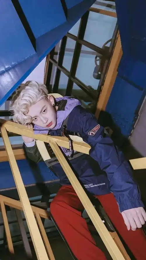 2022最新小鬼王琳凯壁纸高清图片 时尚帅气个性写真锁屏_明星手机壁纸