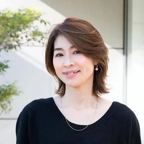 50岁妈妈用发型宠成"少女":看这16款鲍勃发型,显年轻很洋气