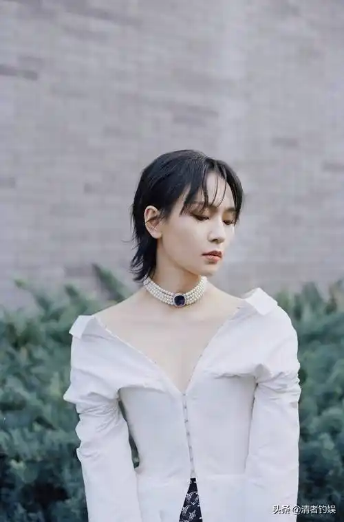 原创笔笔最新美照周笔畅谈杜华希望这次少道几个歉把普通话练好