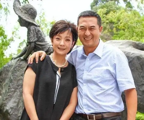 张嘉译跟王海燕用行动告诉我们这世界上有不透风的墙