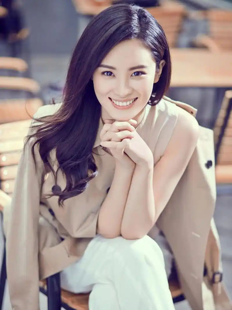 郝好,1988年6月18日出生于山东省青岛市,中国内地女演员,毕业于北京