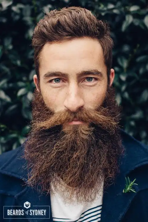 澳大利亚男子100万美元出售自己胡子