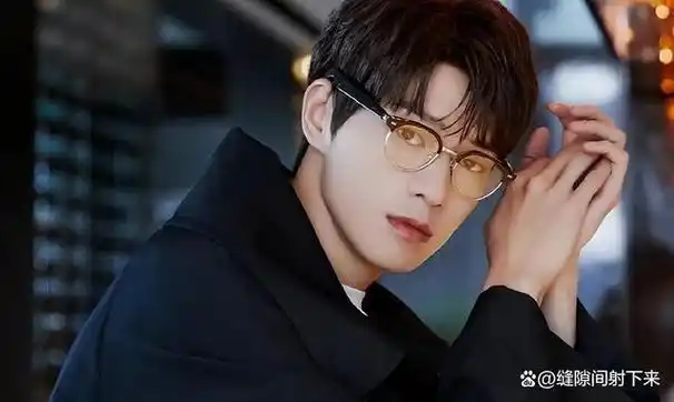 魏大勋是jyp第一个中国演员,凭孟宴臣一角吸了一大波粉丝