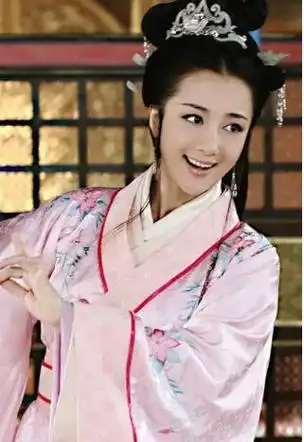 演员李依晓:从古装第一美人,到被狗咬毁容,如今靠演坏女人翻红