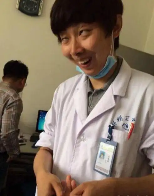 大姐,你真的是医生吗?能不能别这样吓人啊!