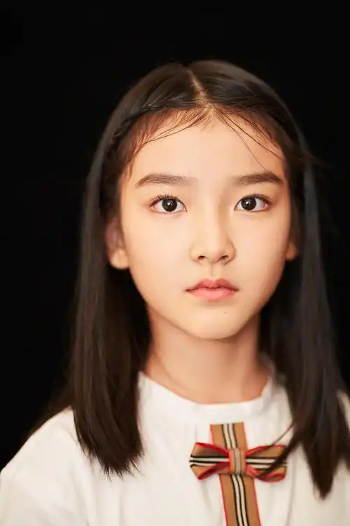 昨晚,10后新生演员王圣迪@王圣迪-娃娃angela 出席晚会