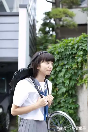 小松菜奈清纯可爱,不愧国民偶像!