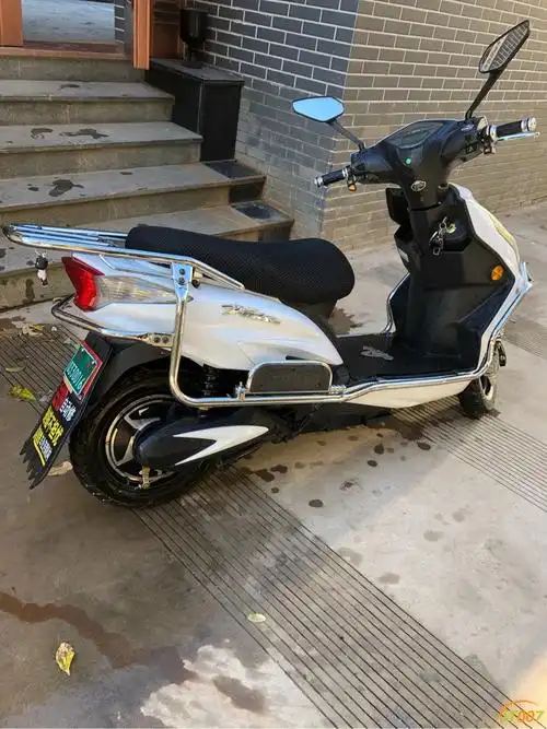 台铃72v32安电动车