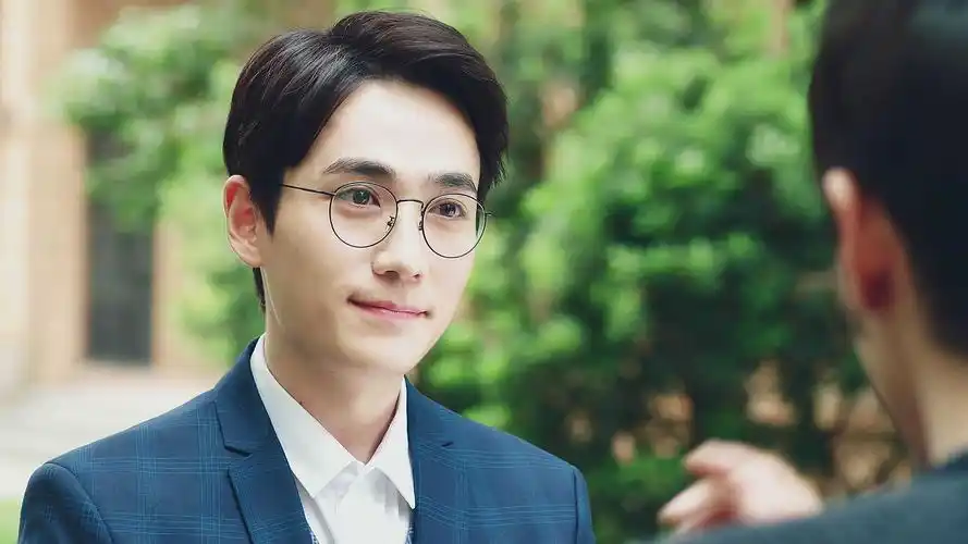 是我们这一群,看过朱一龙的戏(尤