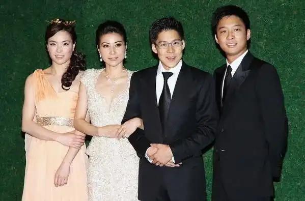 郭晶晶,霍启刚,伴娘吴敏霞,伴郎霍启山