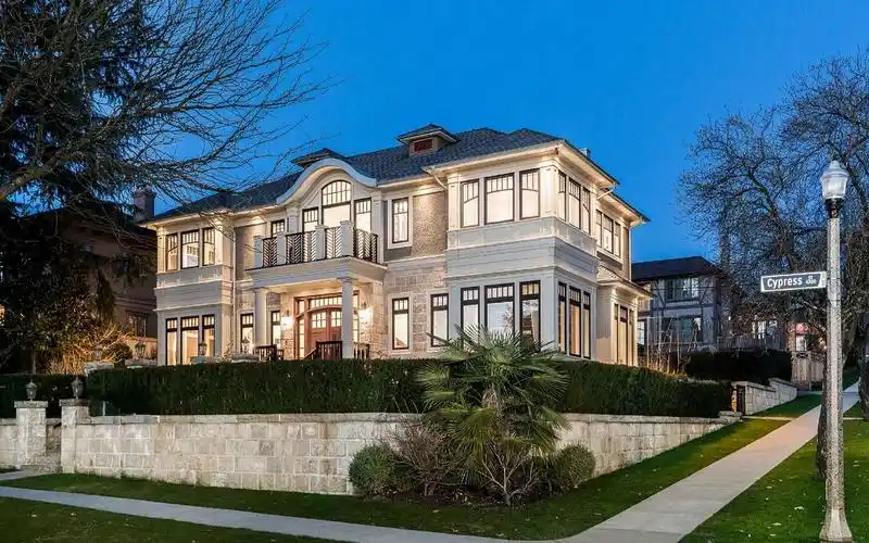 位于加拿大温哥华的一座经典欧式别墅|4288 cypress st, vancouver