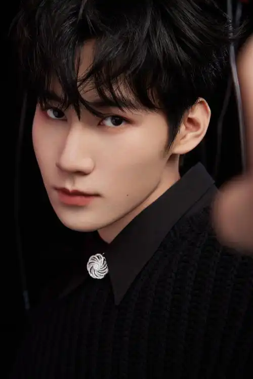 张真源分享最新写真大片