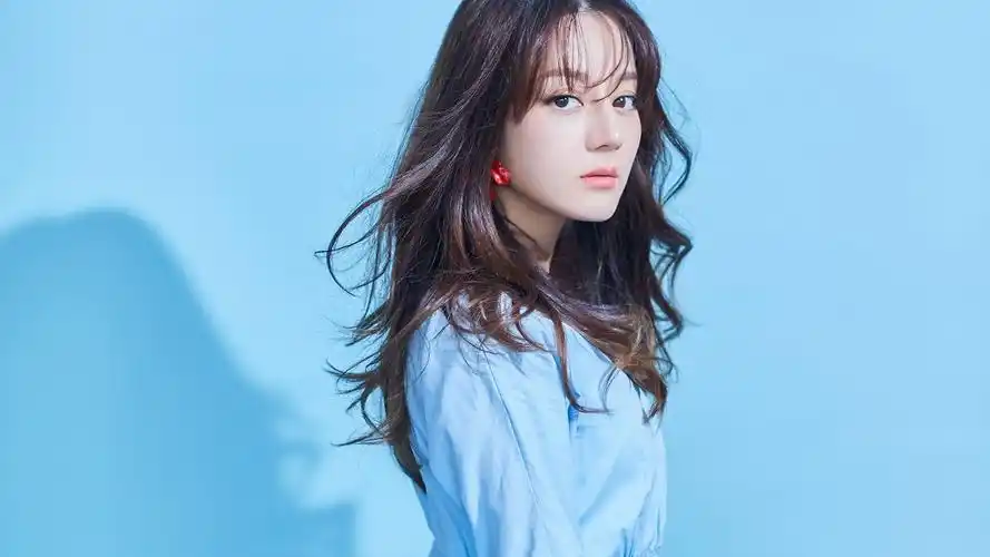 迪丽热巴明星风尚壁纸20