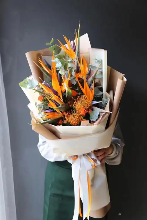 同城配送鹤望兰花束