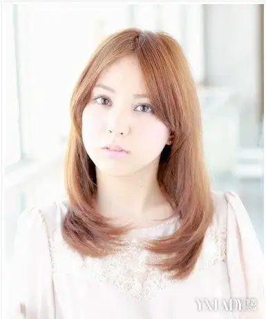 清新中长碎发发型图片女 长发更显好气质