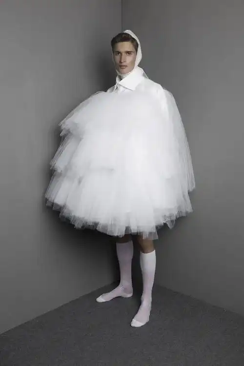 男人穿婚纱也很美这仙气缭绕的男装男生穿戴起来连女孩都脸红