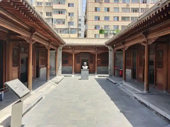 参观兰州八路军办事处纪念馆