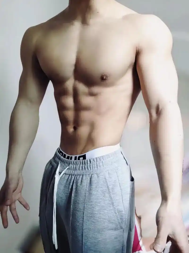 体育生 #彩虹96 #肩部训练 #健身达人 #腹肌马甲线  - 抖音