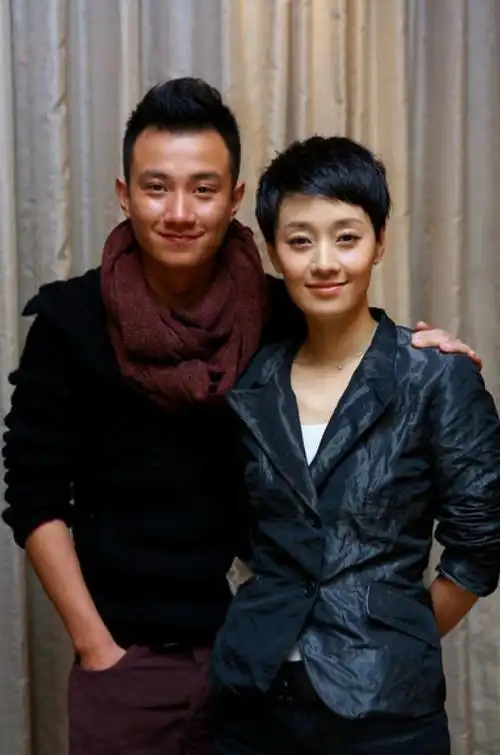 马伊琍穿孕妇装被偶遇疑似怀第三胎和文章蜜游越南