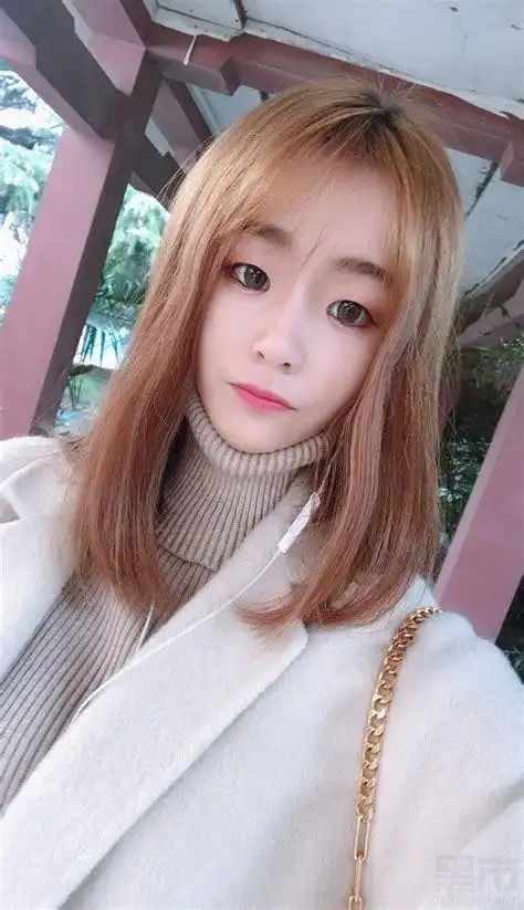 照片 2视频(嘟嘟嘴可爱小女生自拍照图片集 95后年轻个人自_灰产圈