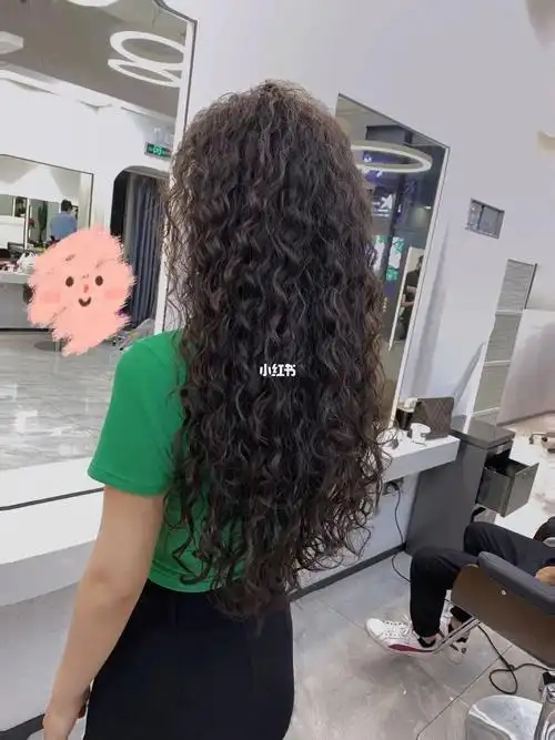 羊毛卷的卷度大雨泡面卷,小于水波纹卷.