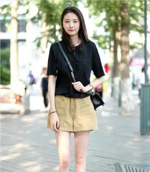 小姐姐尽显优雅迷人气质全身散发女性魅力