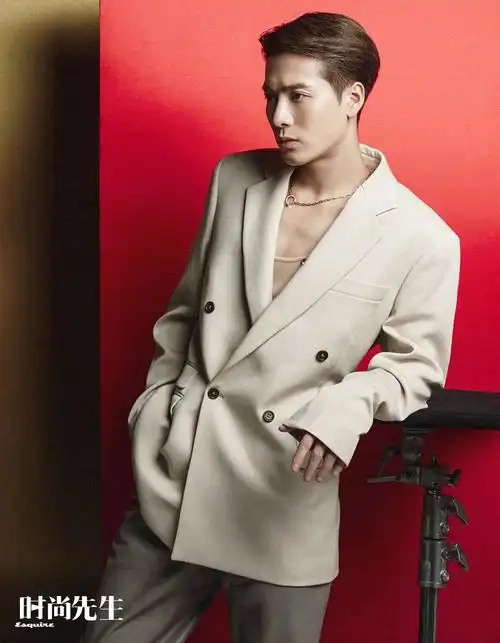 封面人物 | 王嘉尔:瞄准梦想的靶心