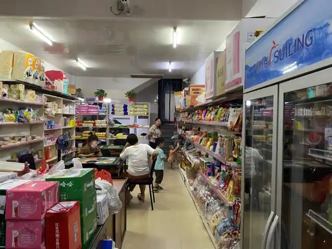 三线小城里,一家正在死亡的夫妻小卖部-钛媒体官方网站