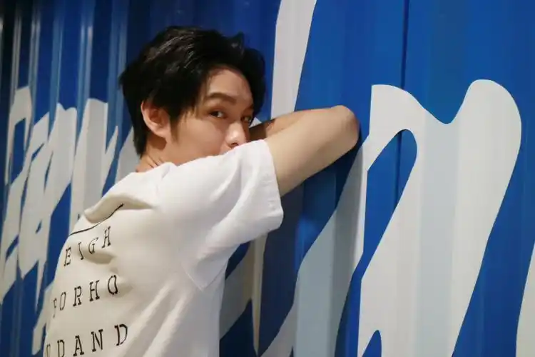 曹佑宁"星期系男友"写真曝光 高颜值校草已上线