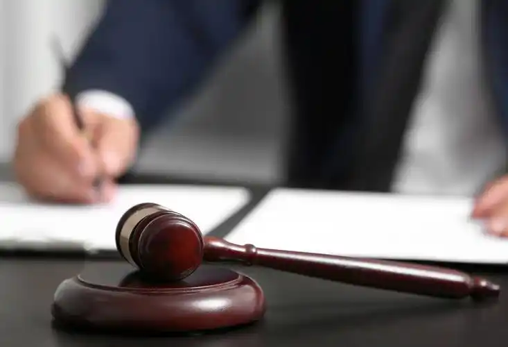 法官,槌,桌上,特写