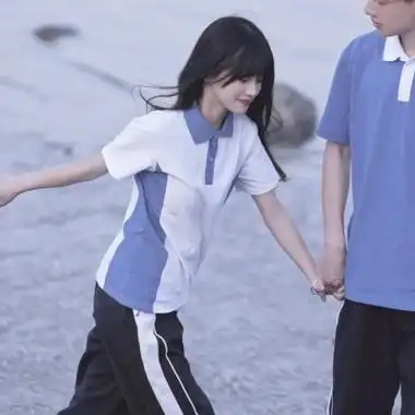 清纯校园风格的双人好看情侣头像