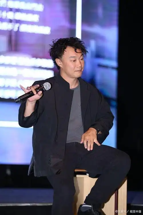 中国旧金山领馆被闯,陈奕迅这句吐槽又火了:美国真的乱